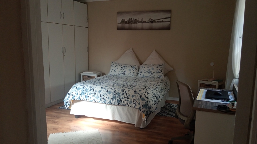 2 Bedroom Property for Sale in Lavender Hill Western Cape